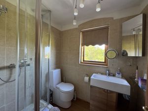 En Suite- click for photo gallery